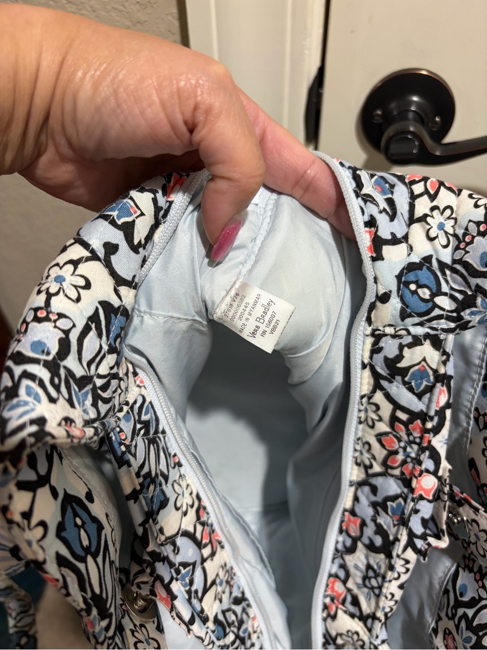 VERA BRADLEY Quilted Floral Tote Bag in Blue and White - Picture 5 of 11